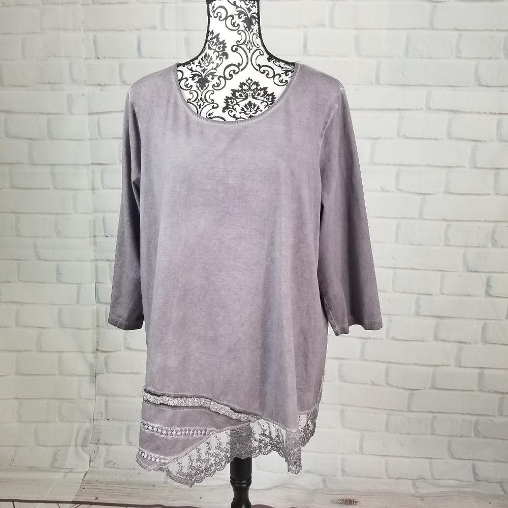 AVE size 22/24 stretch beaded trim lace inset top